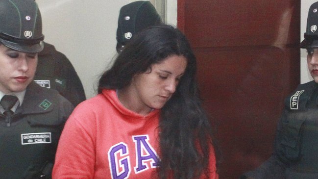 Mujer acusada de matar a niño de cuatro años culpó del crimen a su hijo de 11