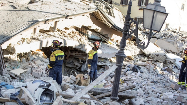 Suben a 294 los muertos por el terremoto en Italia