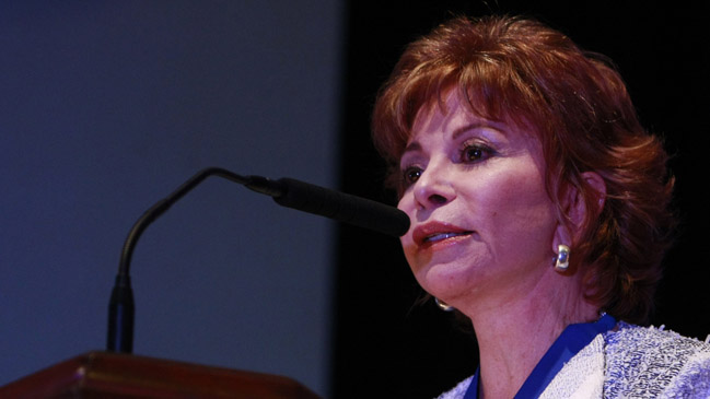 Isabel Allende: El país va bien, lo que pasa es que visto desde adentro todo se magnifica