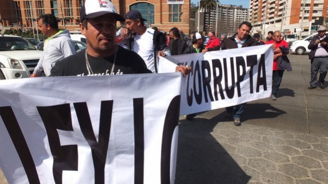 Pescadores convocaron a una marcha nacional contra la 