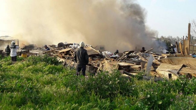 Incendio amenazó a viviendas en San Bernardo