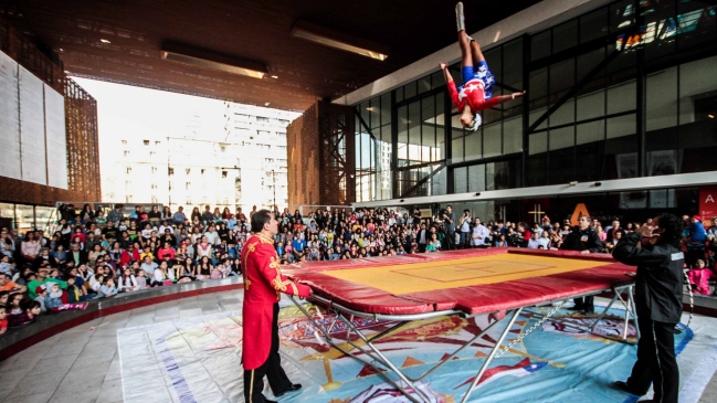 Con desfile por la Alameda comienza el Mes del Circo