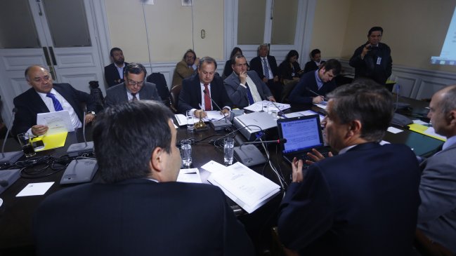 Fraude en el Ejército: Comisión responsabiliza a ex subsecretarios y Fuente-Alba