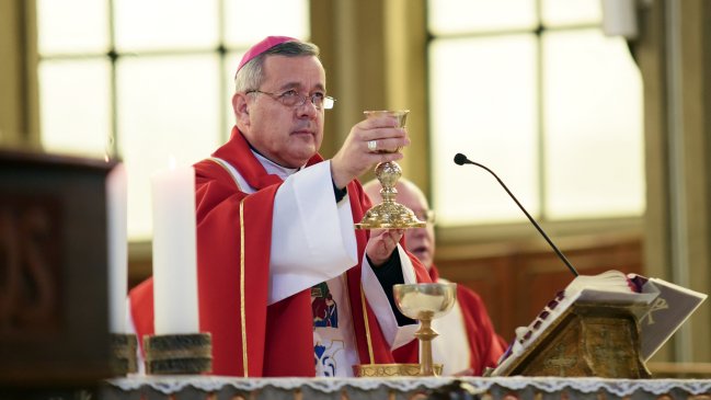 Laicos de Osorno viajarán a Santiago para protestar contra obispo Barros