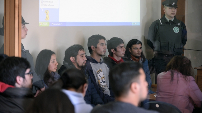 Incendio del 21 de mayo en Valparaíso: Declaran admisible querella contra carabineros
