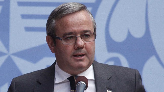 Ex ministro de Piñera pide 