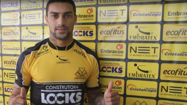 Paulo Magalhaes debutó en empate de Criciúma en la Serie B del Brasileirao