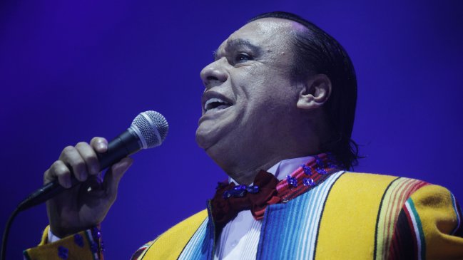 Una eufórica multitud recibe las cenizas de Juan Gabriel en Ciudad Juárez