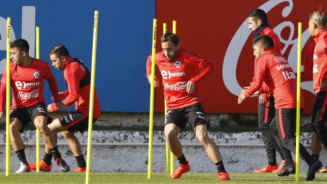 El trabajo físico destacó en el entrenamiento matinal de Chile de este domingo