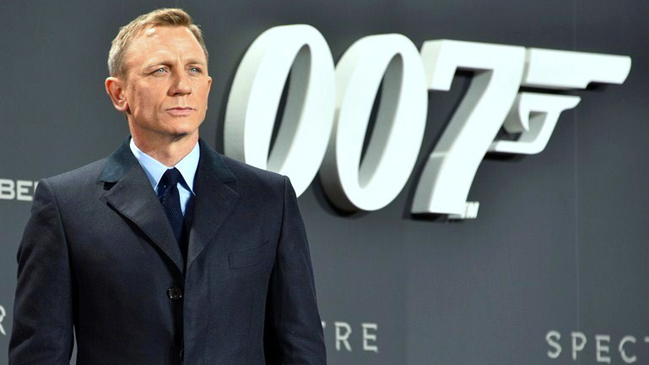 Ofrecen 150 millones de dólares a Daniel Craig para seguir como 