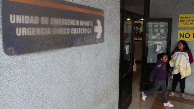 Bebé fue operado tras enterrarse una pinza en el cráneo