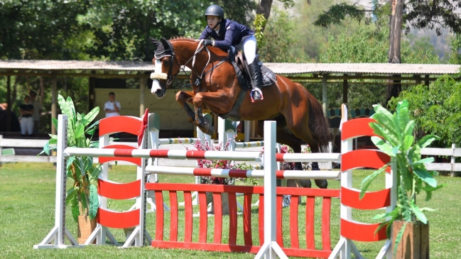 Chile logra dos top ten en primera jornada del Americano de Salto Ecuestre