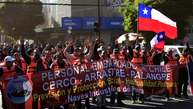 Pescadores industriales ven con temor presiones de los artesanales