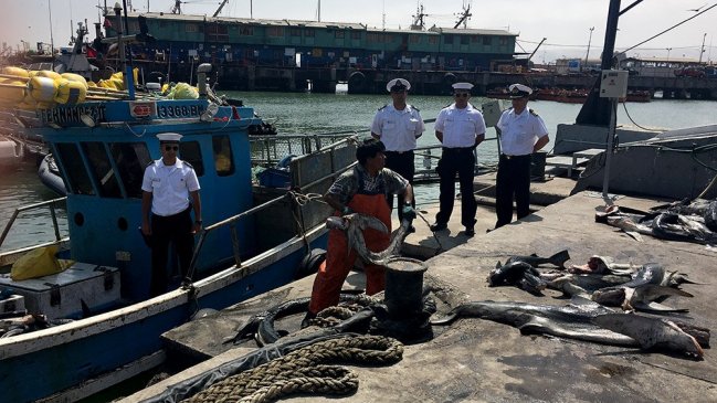 Armada interceptó embarcación peruana en zona económica exclusiva de Chile