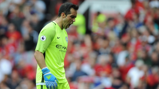Claudio Bravo debutó en triunfo de Manchester City sobre Manchester United