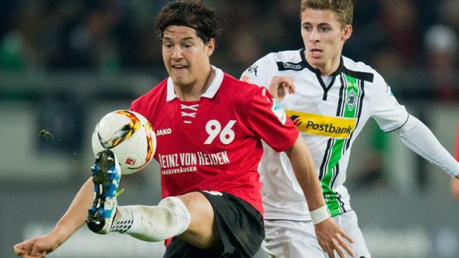 Hannover de Miiko Albornoz perdió el invicto en la segunda división de Alemania