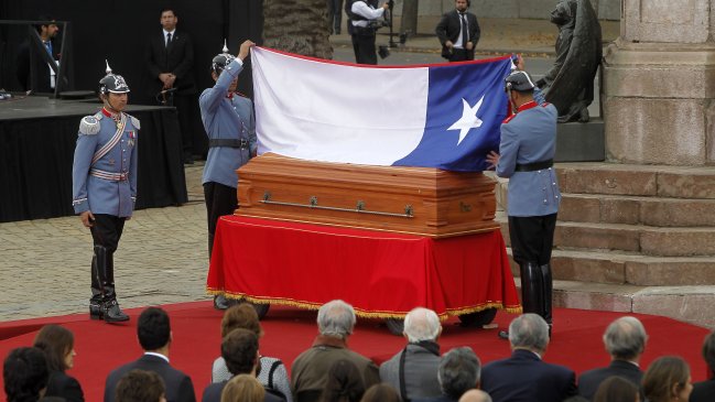 Restos de ex Presidente Aylwin fueron trasladados a mausoleo definitivo