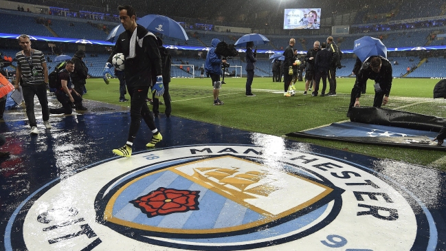 El debut de Claudio Bravo y Manchester City en la Champions fue aplazado por lluvia