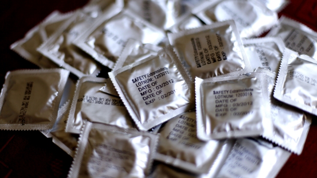 Dos detenidos por masivo robo de condones desde laboratorio