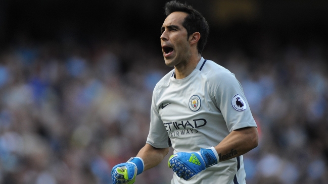 Claudio Bravo no fue exigido en goleada de Manchester City