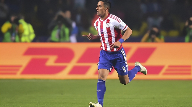 Lucas Barrios es la gran novedad de Paraguay para duelos clasificatorios