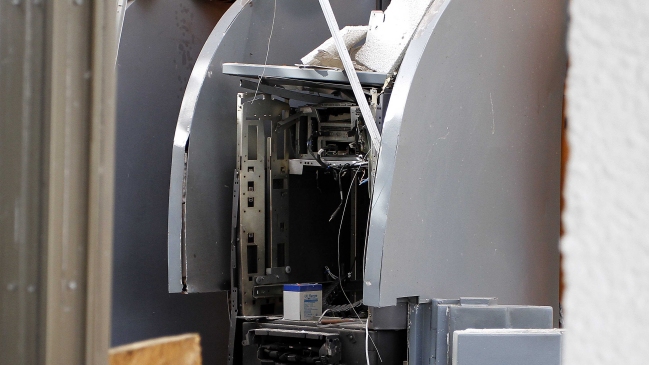 Delincuentes robaron dos cajeros desde el casino Monticello