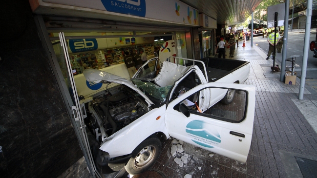 Dieron de alta a chofer que protagonizó accidente tras caerle una cornisa desde edificio