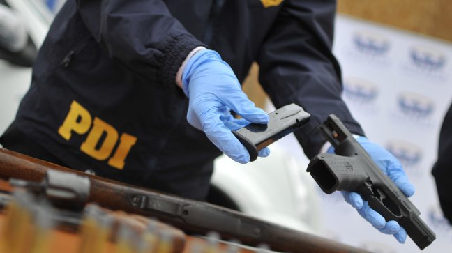 Detective resultó herido tras repeler robo de su vehículo