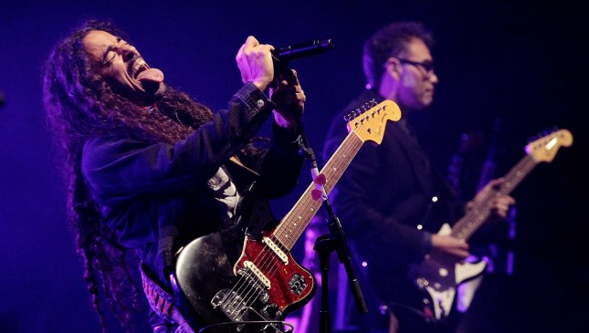 Debuta libro que cuenta la historia de Café Tacvba en la voz de sus integrantes