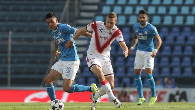 Enzo Roco fue titular en goleada de Cruz Azul a Veracruz de Fernando Meneses