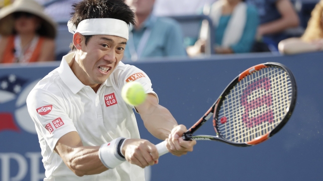 Nishikori se hizo fuerte como local y avanzó a octavos en Tokio