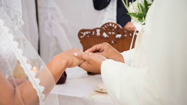 Hombre descubrió que se casó con su nieta tres meses después de la boda