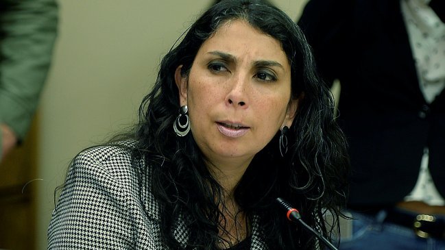 Karla Rubilar: La puerta de entrada a las drogas más duras es el narcotraficante