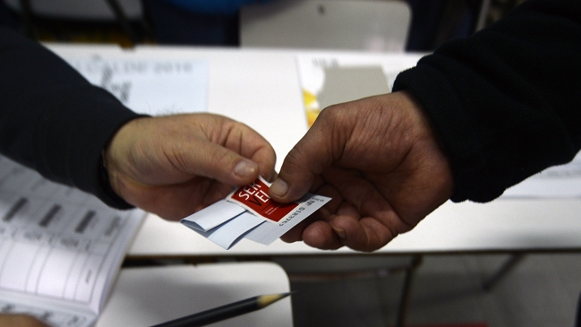 Aumentó el interés por participar en elecciones municipales, según Adimark