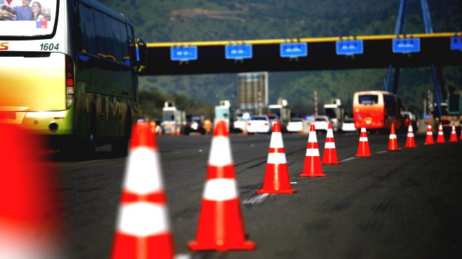 Unos 338 mil vehículos saldrán de Santiago este fin de semana largo