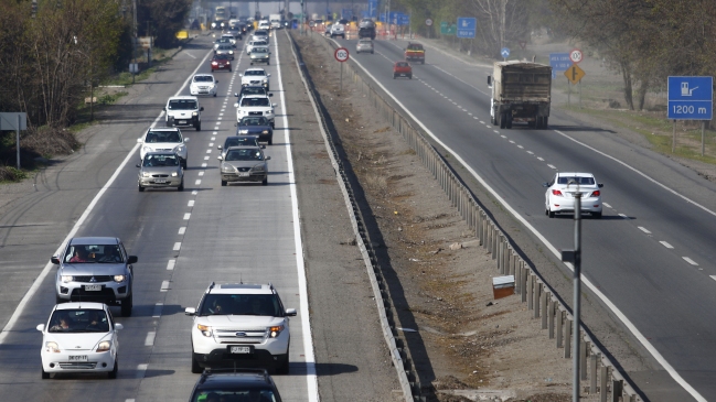 Autoridades prevén una masiva salida de Santiago por fin de semana largo