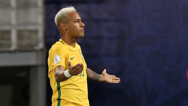 Neymar recibió permiso para abandonar la concentración de Brasil