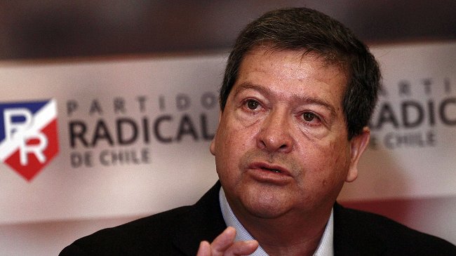 Timonel radical pide renuncia del ministro del Interior