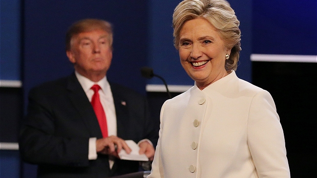 Clinton ironizó con polémico ataque de Trump al finalizar el debate