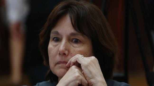 Cuestionan licitación a empresa de la hermana de la ministra de Salud