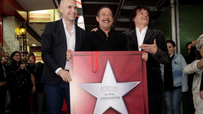 Guillermo Francella luce su estrella en la avenida Corrientes de Buenos Aires