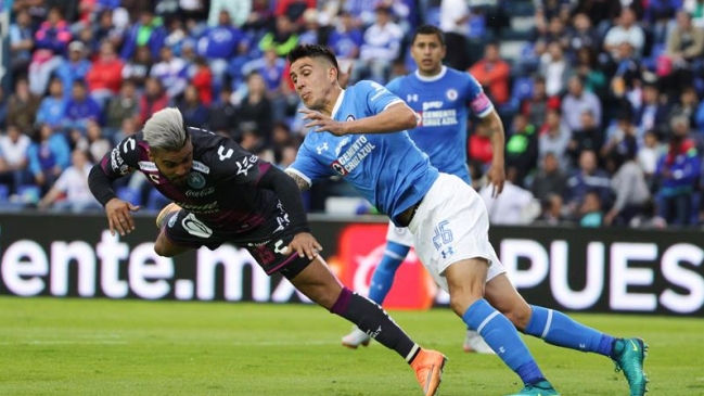 Francisco Silva y Enzo Roco fueron titulares en caída de Cruz Azul en liga mexicana