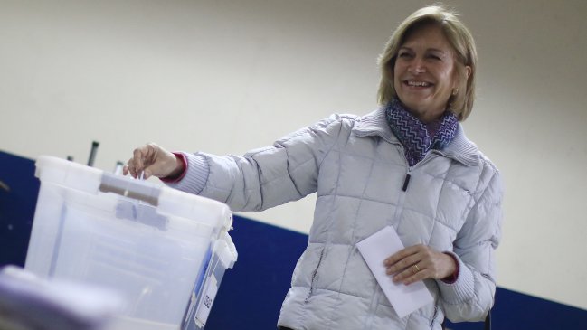 Evelyn Matthei confirmó que no impugnará la votación por problemas del Servel