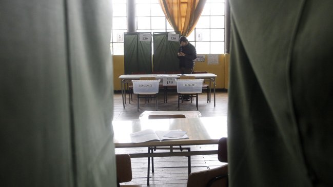 Local de votación en Ñuñoa funciona sin agua potable