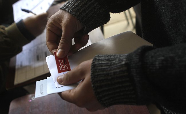 Valparaíso: Presidenta de mesa llegó borracha al local