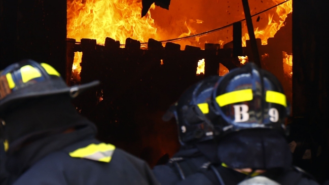 Incendio afecta a una vivienda en la comuna de Maipú