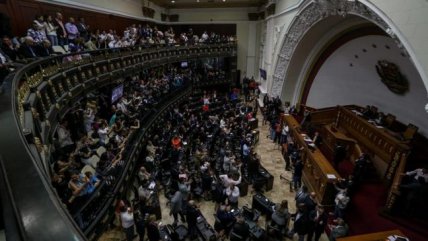 Oposición venezolana pide juicio político contra Nicolás Maduro