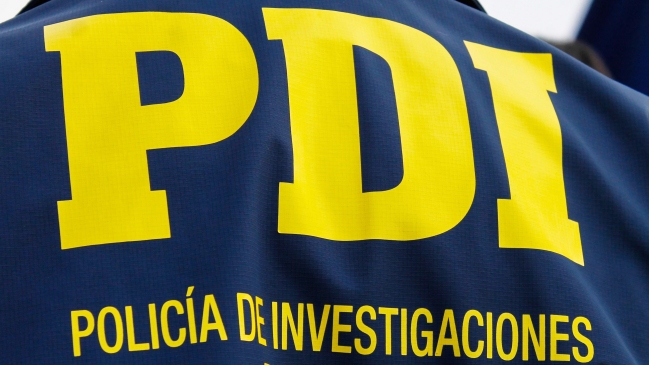 Investigan presunto femicidio en Santiago: Mujer fue encontrada muerta en departamento