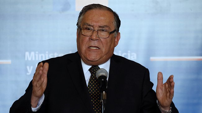 Colegio de Abogados validó acusación de conflicto de interés contra ministro Campos