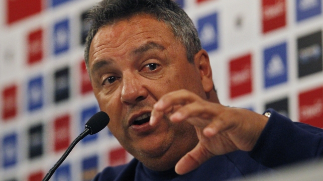 Castañeda: Johnny es el titular, así es que dejense de cahuines